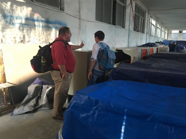 美國客戶驗收汽車內(nèi)飾件植絨設備